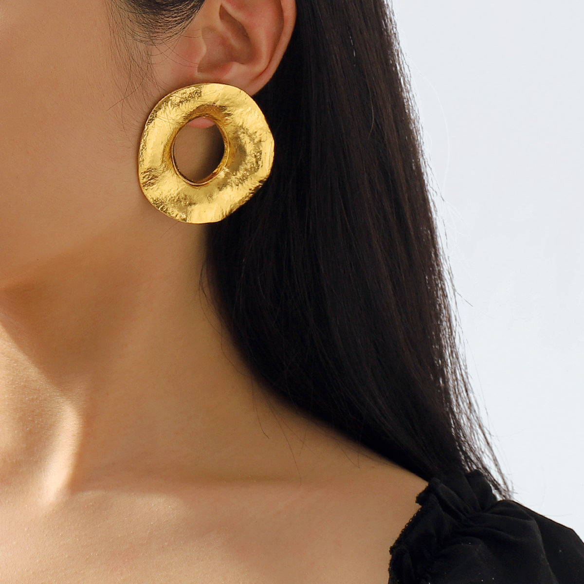 Retro exaggerated large hoop earrings