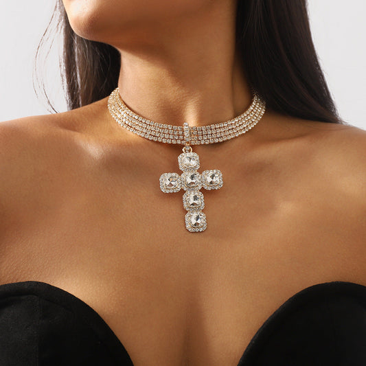 Stylish exaggerated diamond cross necklace