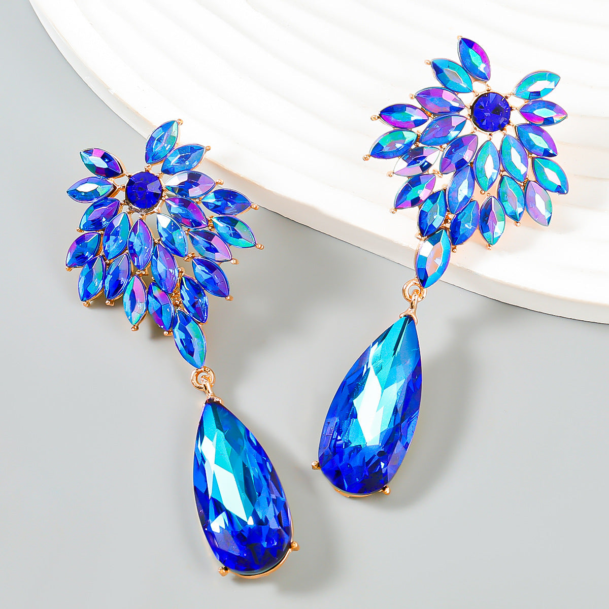 Full diamond floral exaggerated drop-shaped acrylic earrings