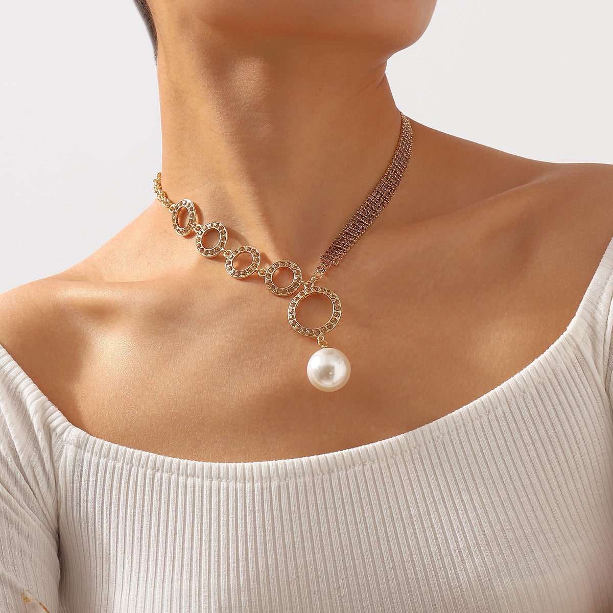 5 Imitation Pearl Circle Claw Chain Full Diamond Personalized Necklace