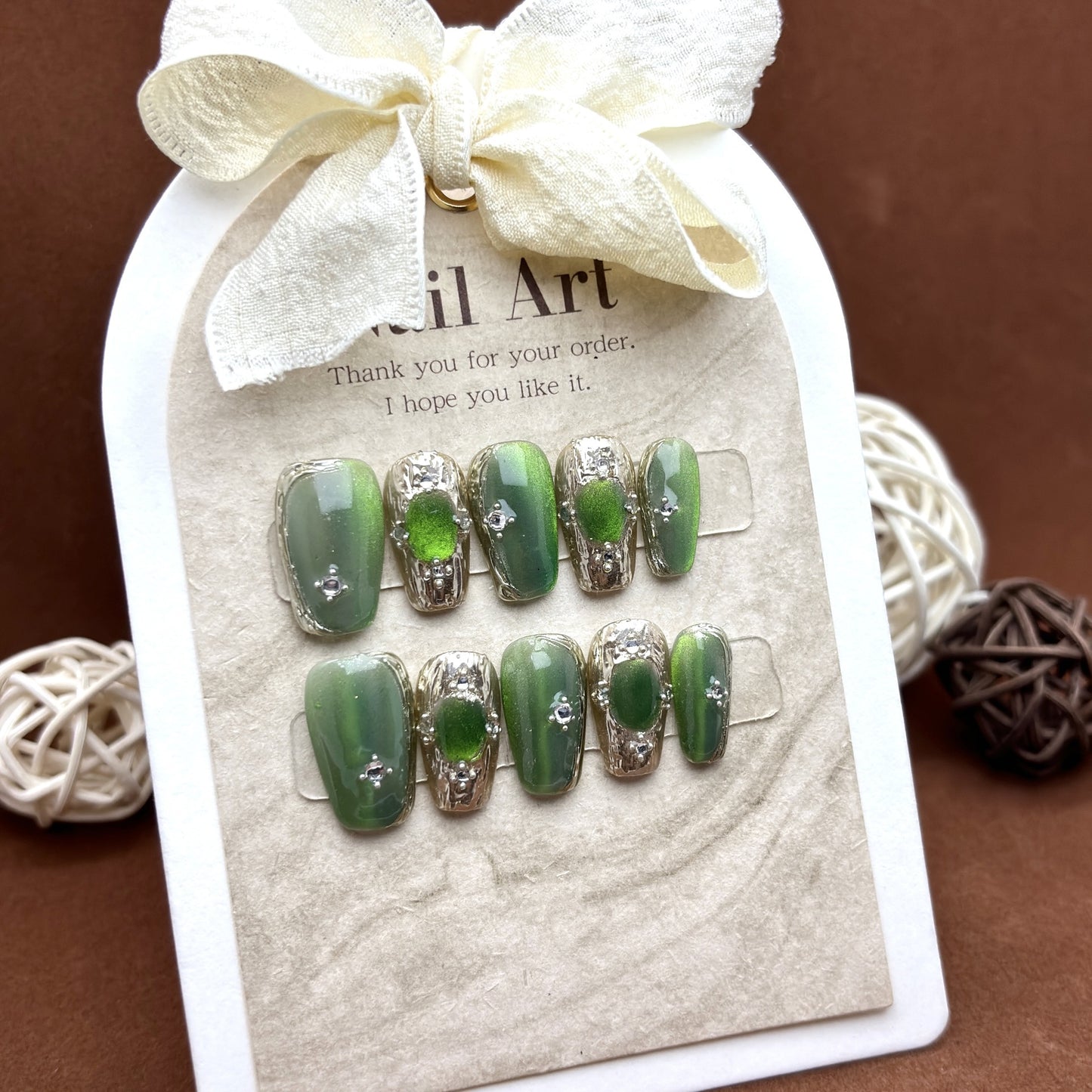 Handmade Buccilati Cat's eye green glass Press on Nails