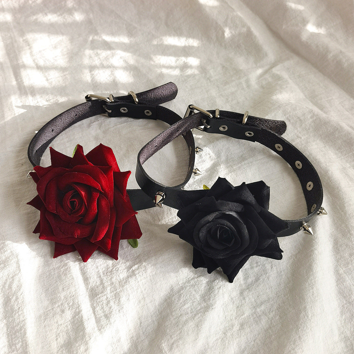 Leather three-dimensional rose rivet necklace