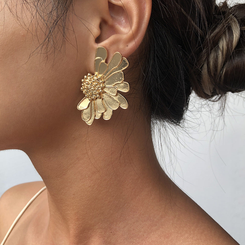 women's retro alloy flower stud earrings