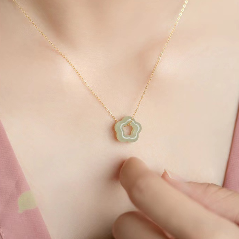 "Sun flower" Emerald Jade stone necklace