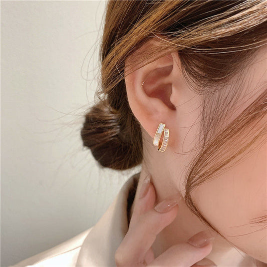 C-shaped shell zircon earrings