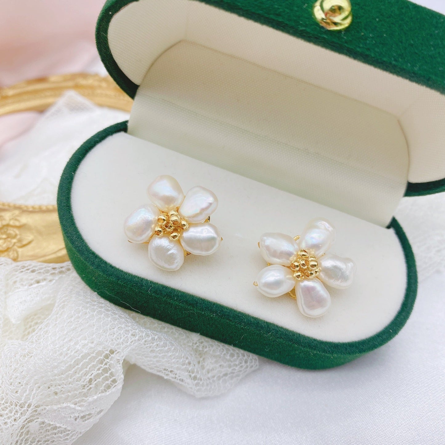 Flower baroque pearl earrings