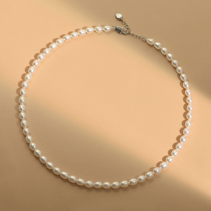 Natural elegant freshwater pearl necklace