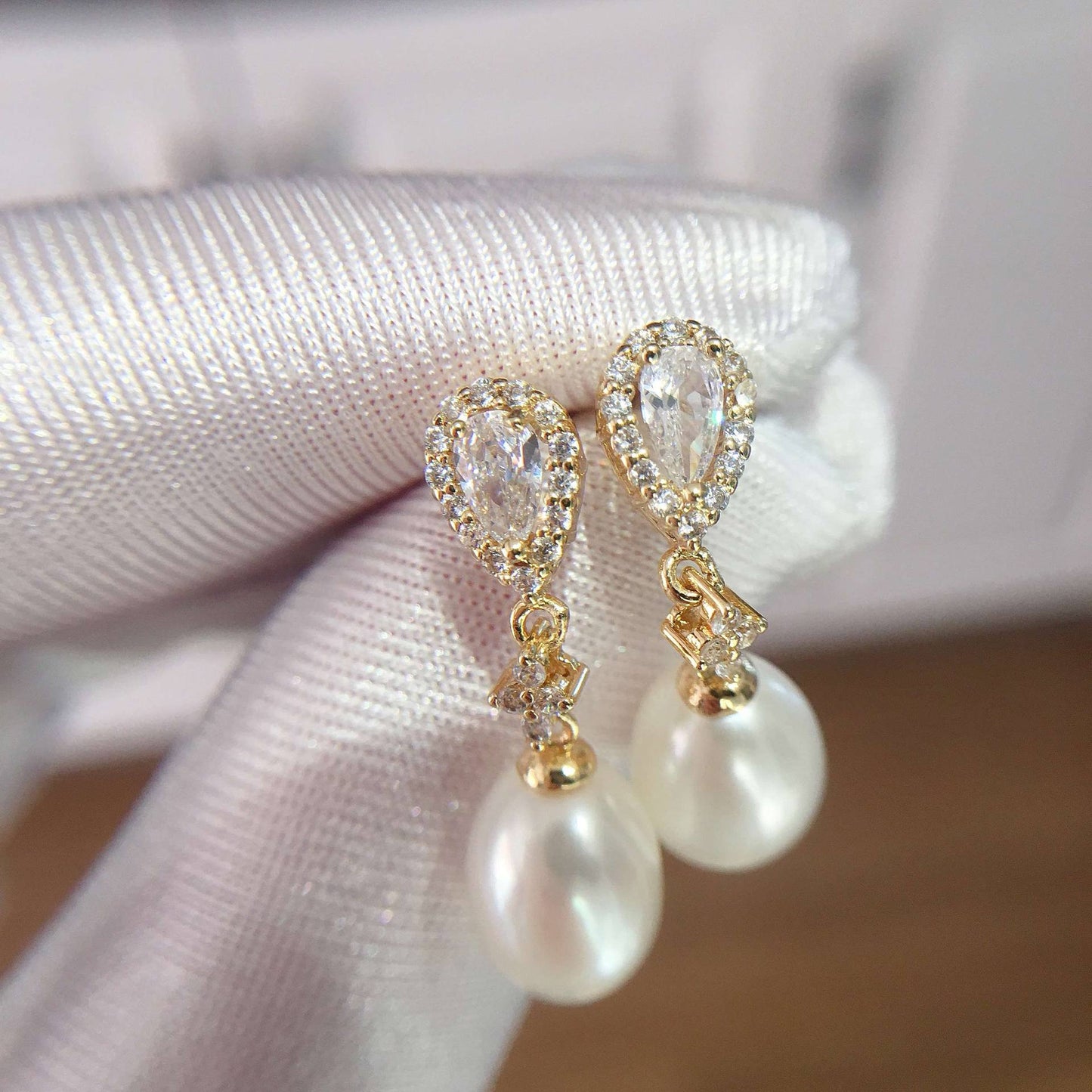 Natural freshwater pearl gold plated zircon earrings