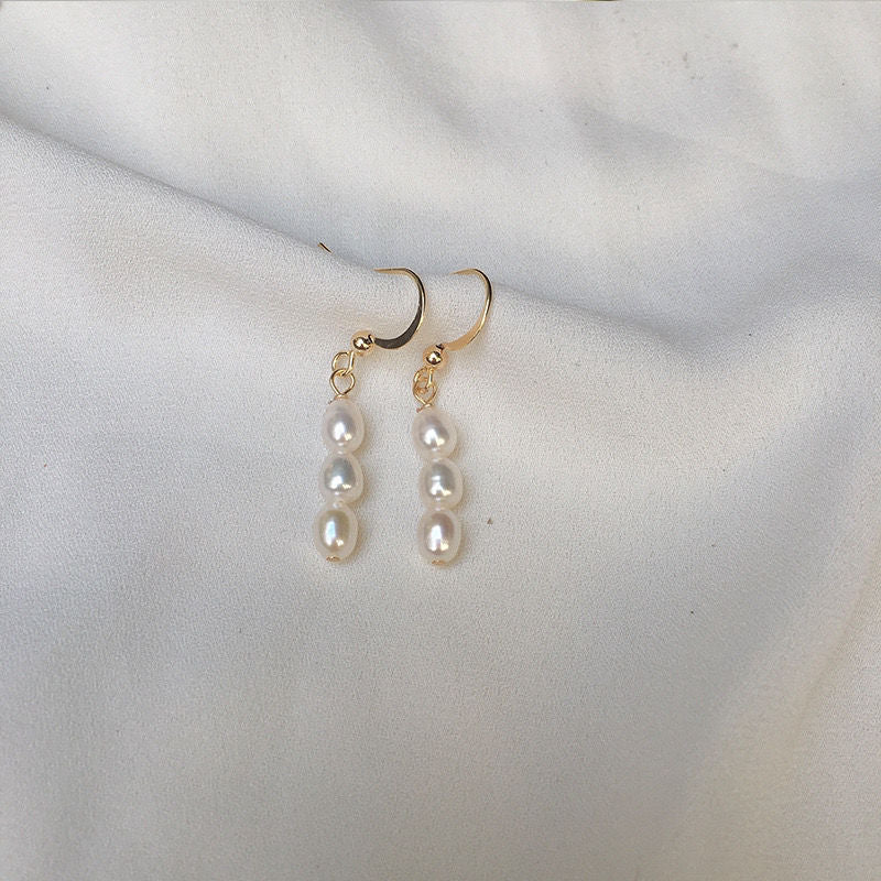 White natural freshwater pearl dangle earrings