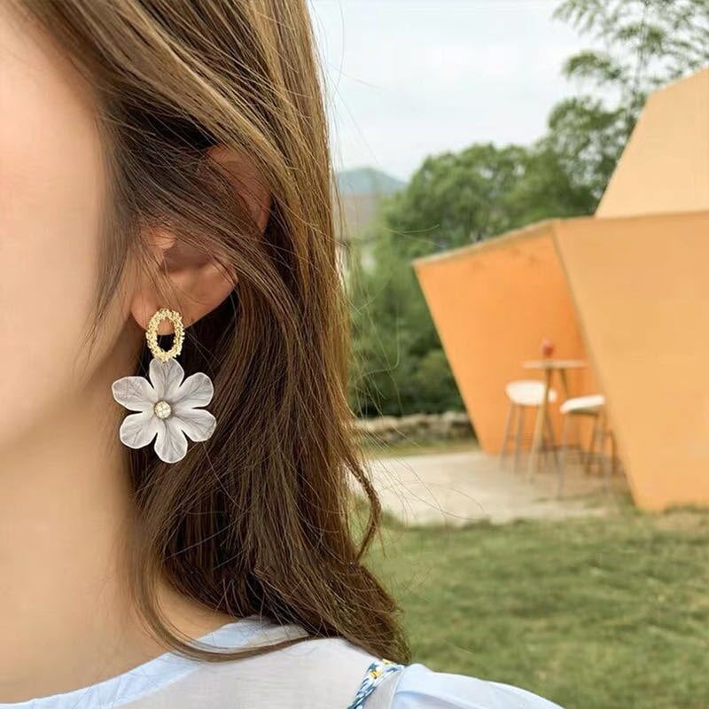 Lulu Flower Drop Earrings